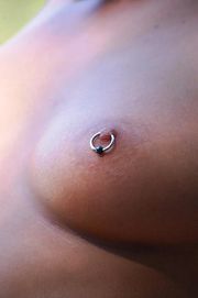 Nipplepiercing.jpg